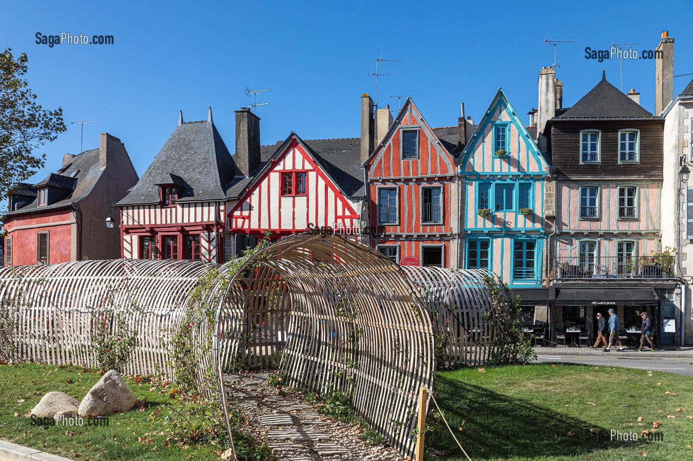 MAISONS A COLOMBAGES, PANS DE BOIS COLOREES RENAISSANCE, ESPLANADE SIMONE VIEIL, RUE DU PORT, VANNES, MORBIHAN, (56) MORBIHAN, BRETAGNE, FRANCE 