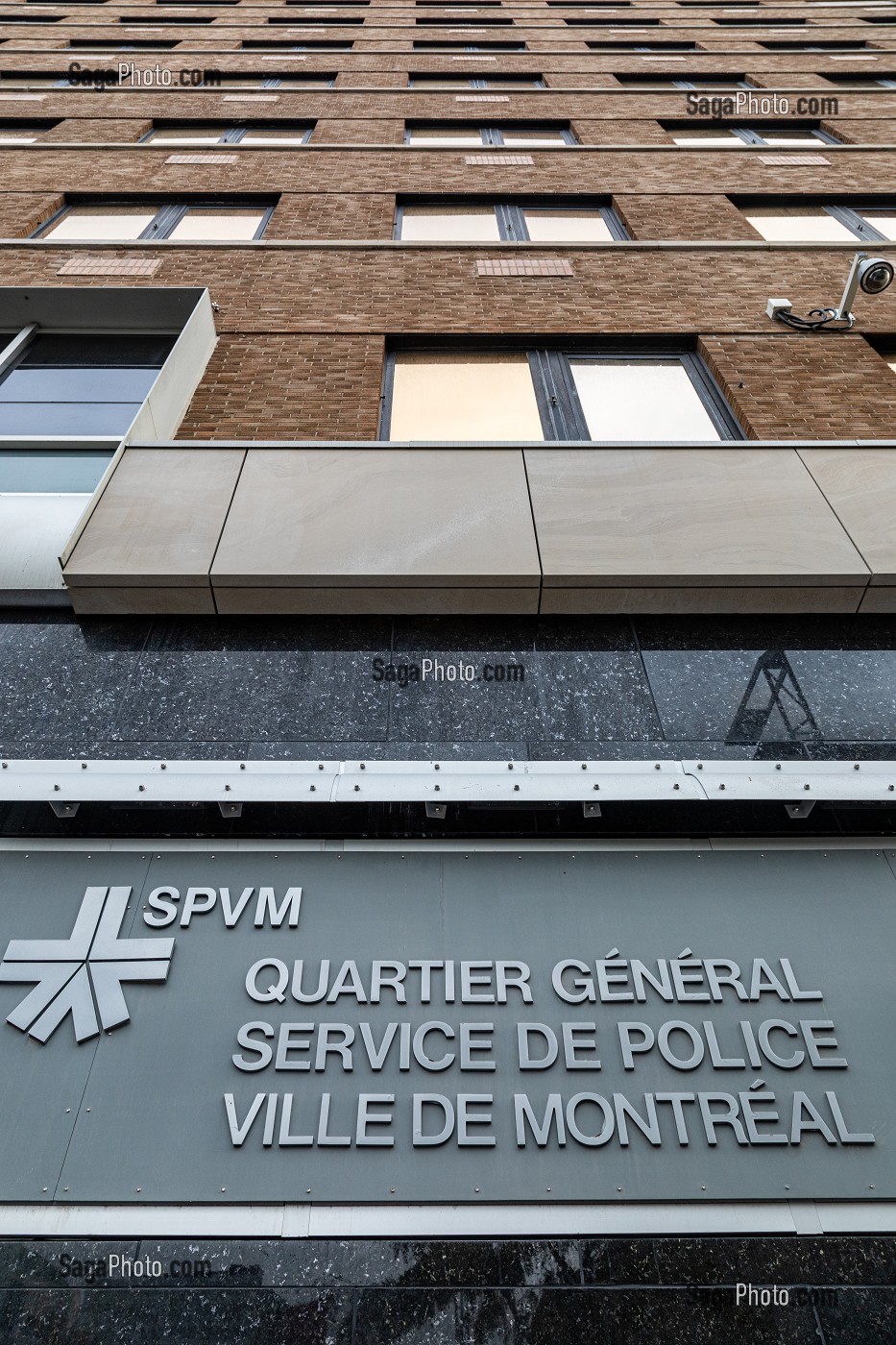 FACADE DU QUARTIER GENERAL DES SERVICE DE POLICE DE MONTREAL, RUE SAINT-URBAIN, MONTREAL, QUEBEC, CANADA 