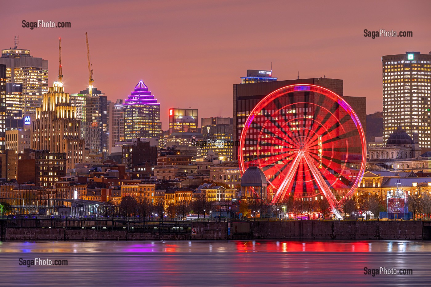 VUE SUR LA VILLE, LE QUARTIER DES AFFAIRES, LA GRANDE ROUE ET LE FLEUVE SAINT-LAURENT, ILE SAINTE-HELENE, MONTREAL, QUEBEC, CANADA 