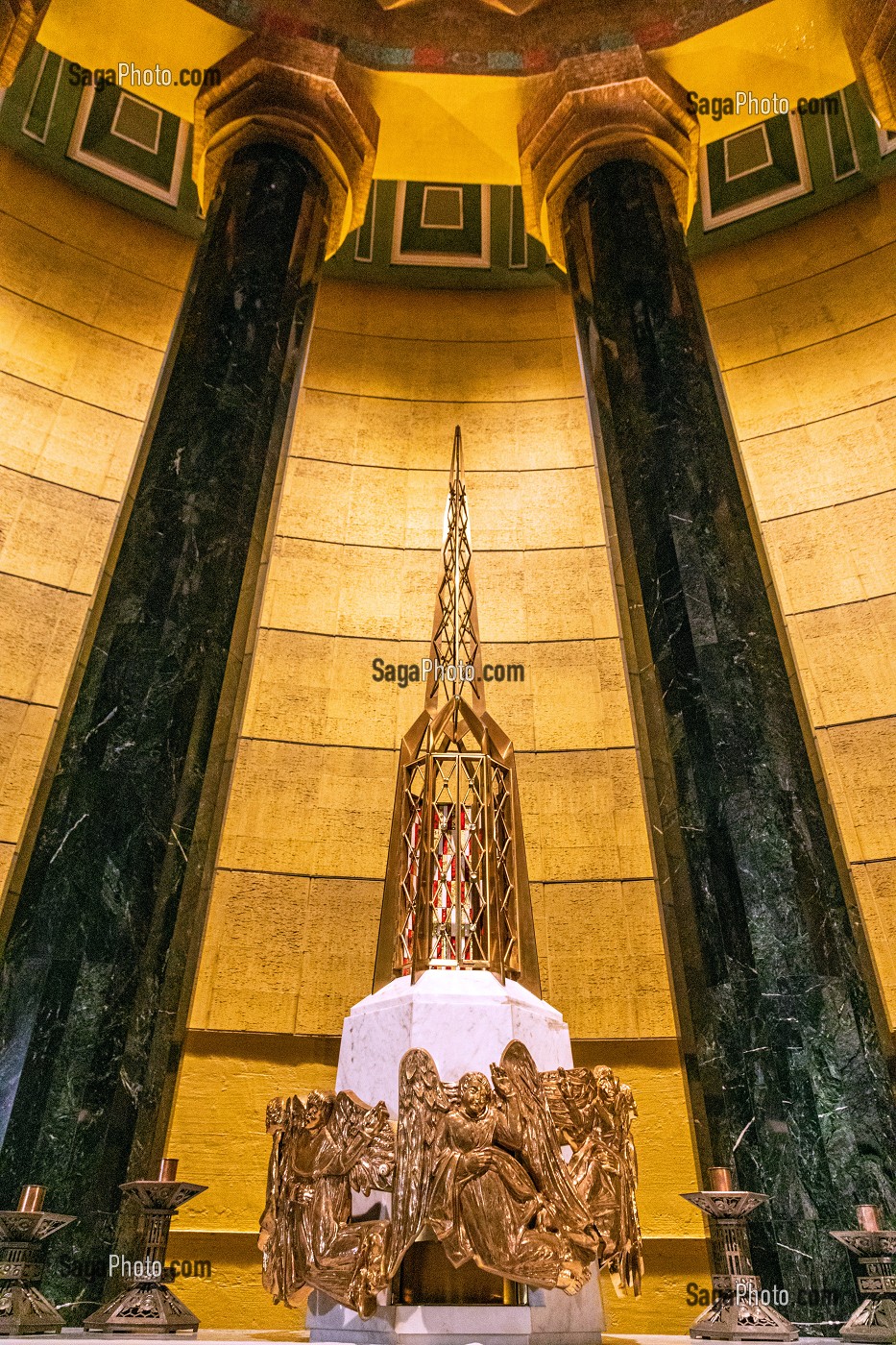 CHOEUR DE L'ORATOIRE SAINT-JOSEPH, MONTREAL, QUEBEC, CANADA 