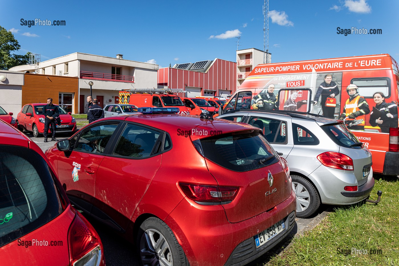 PARKING DU SDIS27, SAPEUR-POMPIER, SERVICE DEPARTEMENTAL D'INCENDIE ET DE SECOURS DE L'EURE, EVREUX, FRANCE 