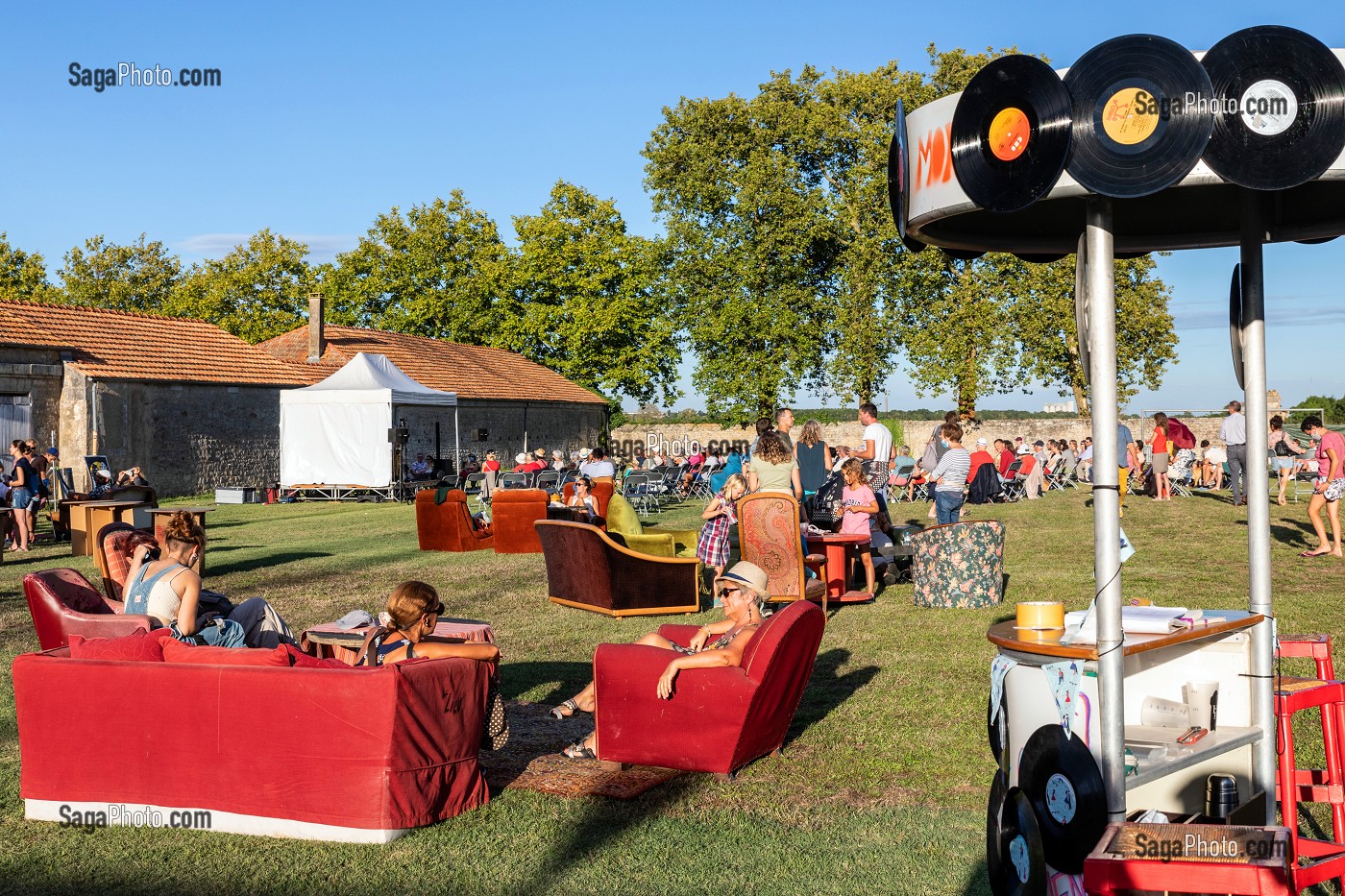 LES MERCREDIS DU JAZZ ET CONCERT DE VINYLES EN PLEIN AIR, ROCHEFORT, GRAND PARC DU CLOS, CHARENTE-MARITIME, FRANCE 