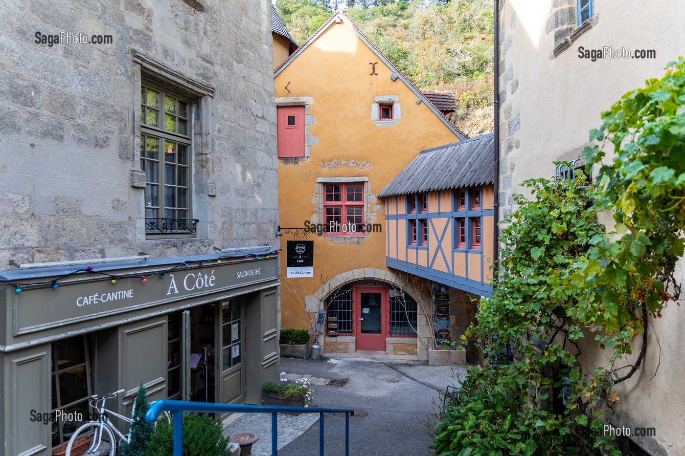 LES MAISONS DU PONT, CENTRE ANCIEN DE LA VILLE D'AUBUSSON, CREUSE, FRANCE 