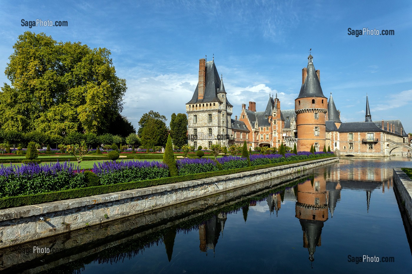 JARDIN A LA FRANCAISE REALISE SUIVANT LES PLANS DU JARDINIER DU ROI LOUIS XIV, ANDRE LE NOTRE, CHATEAU DE MAINTENON, EURE-ET-LOIR (28), FRANCE 