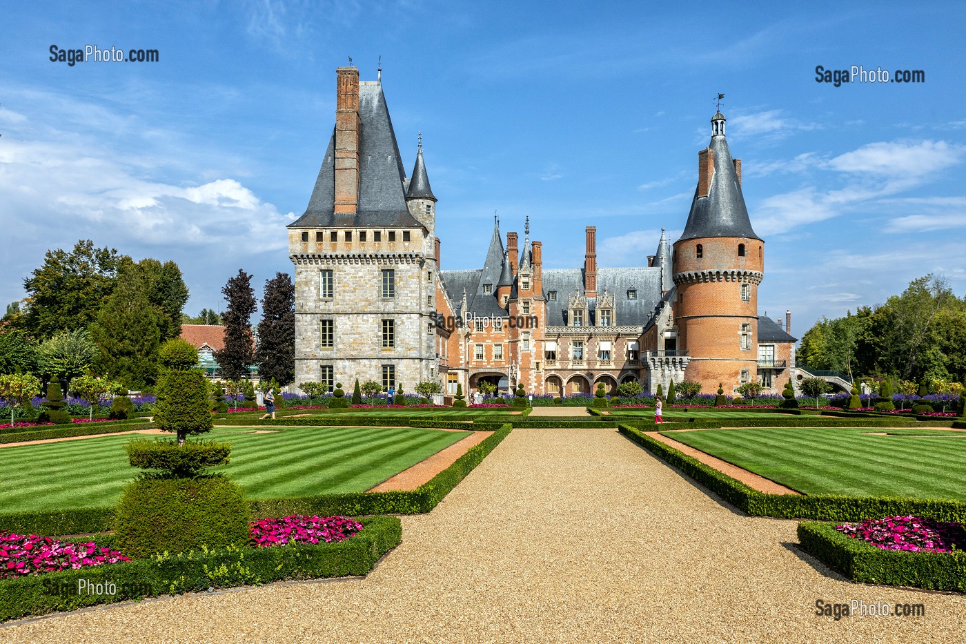 JARDIN A LA FRANCAISE REALISE SUIVANT LES PLANS DU JARDINIER DU ROI LOUIS XIV, ANDRE LE NOTRE, CHATEAU DE MAINTENON, EURE-ET-LOIR (28), FRANCE 