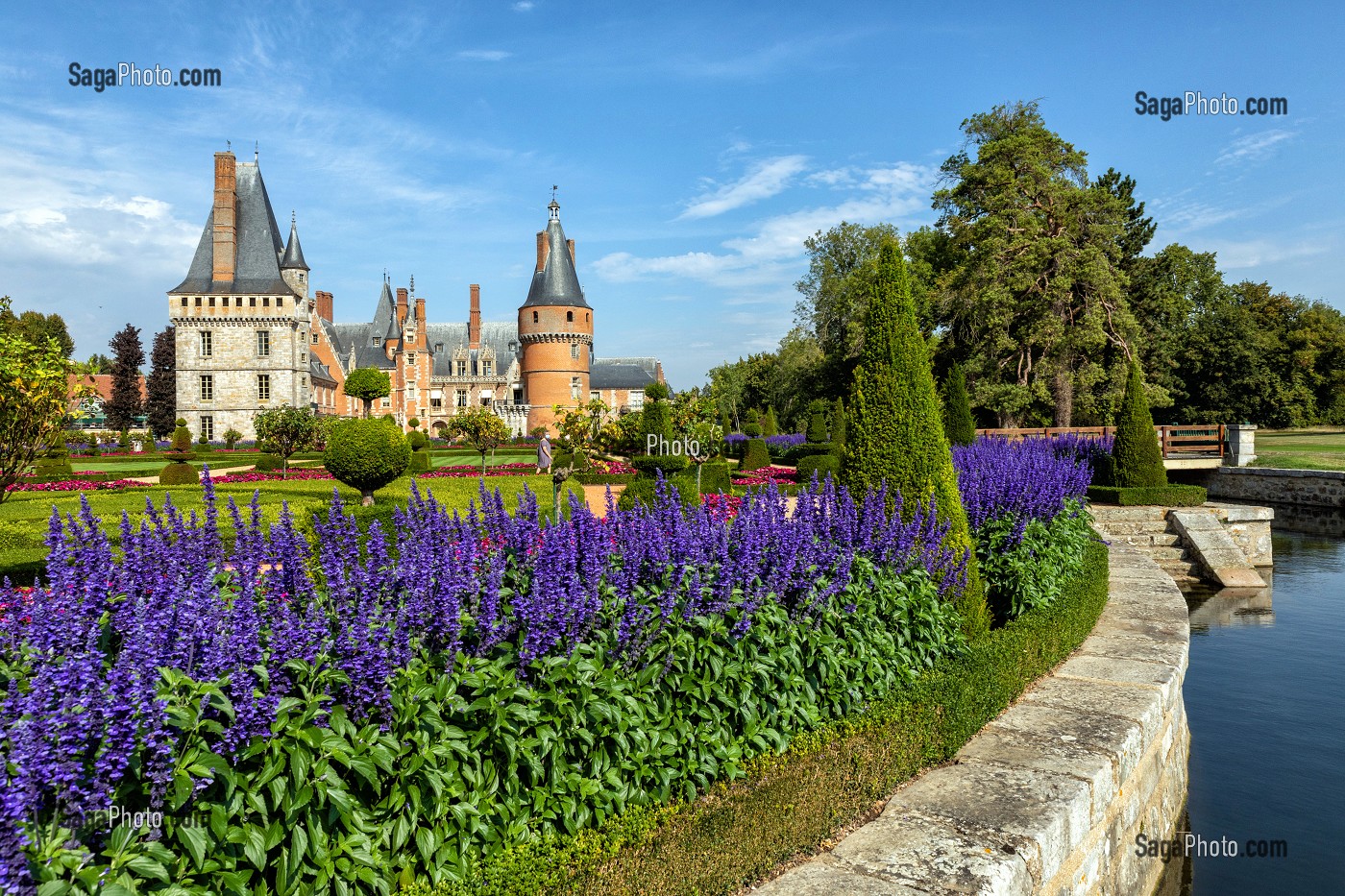 JARDIN A LA FRANCAISE REALISE SUIVANT LES PLANS DU JARDINIER DU ROI LOUIS XIV, ANDRE LE NOTRE, CHATEAU DE MAINTENON, EURE-ET-LOIR (28), FRANCE 