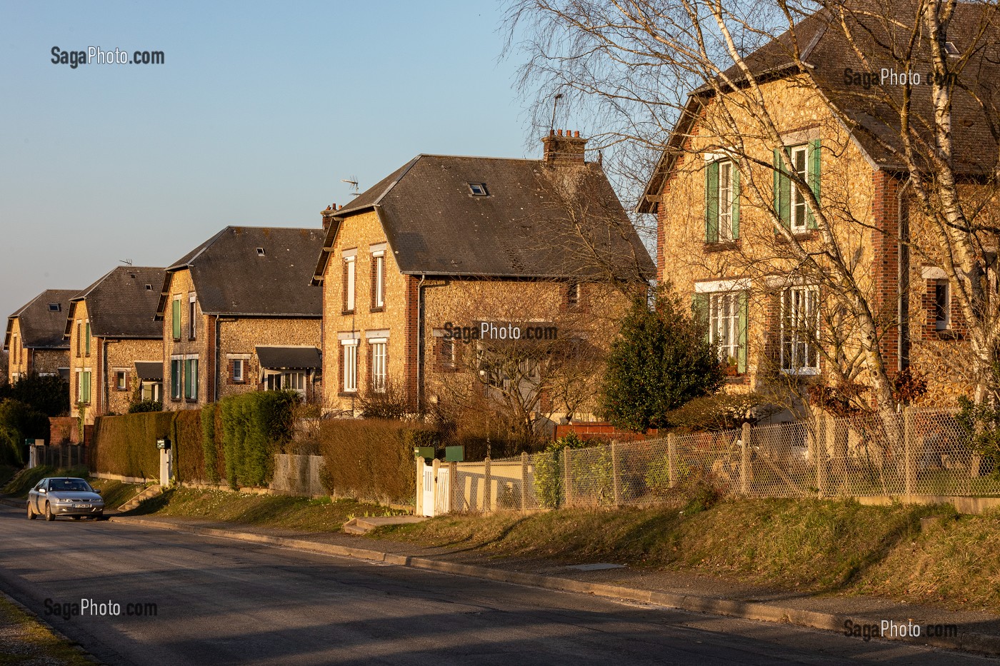 MAISONS D'OUVRIERS DE LA CITE OUVRIERE DU MOULIN A PAPIER, RUGLES, EURE, FRANCE 