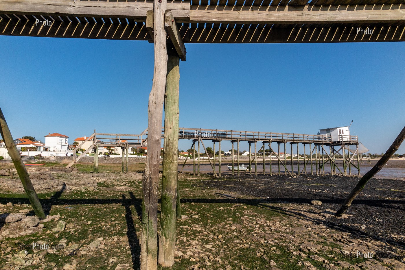 CARRELETS DE PECHE, PECHERIE SUR PILOTIS, FOURAS, CHARENTE-MARITIME (17), FRANCE 