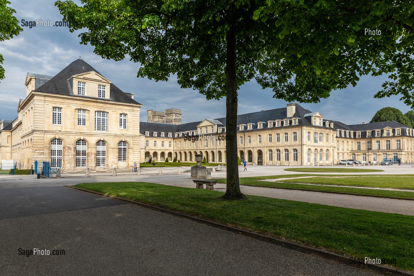 BATIMENTS CONVENTUELS DU CLOITRE DE L'ABBAYE AUX DAMES, ANCIEN MONASTERE DE MONIALES BENEDICTINES QUI ABRITE AUJOURD'HUI LE CONSEIL REGIONAL DE NORMANDIE, CAEN, CALVADOS, NORMANDIE, FRANCE 