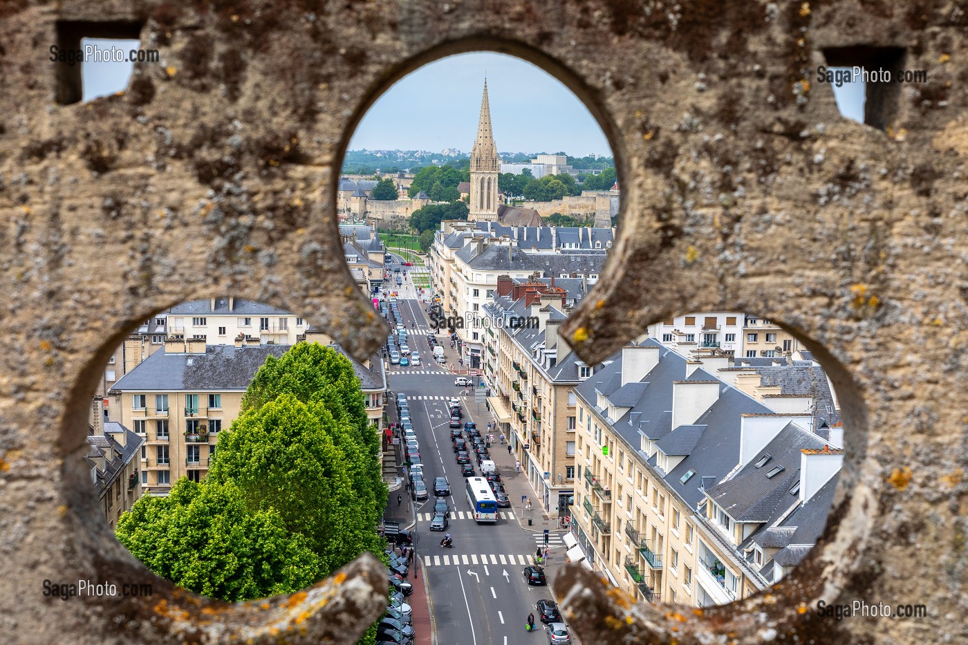 VUE SUR L'EGLISE SAINT-PIERRE DEPUIS L'EGLISE SAINT-JEAN, RUE SAINT-JEAN, CAEN, CALVADOS, NORMANDIE, FRANCE 