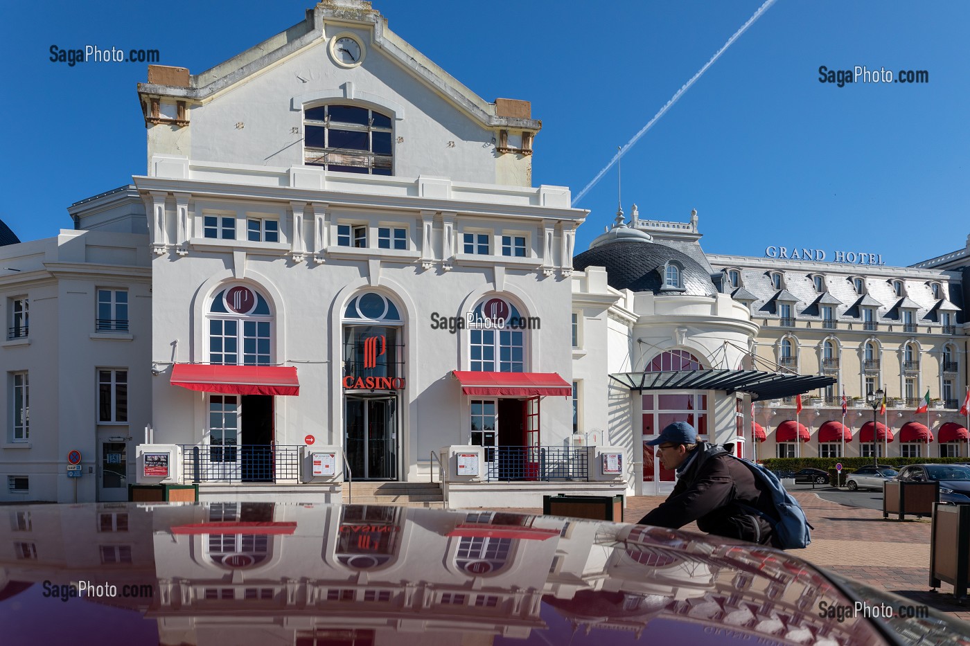 ENTREE DU CASINO DEVANT LE GRAND HOTEL, CABOURG, CALVADOS, NORMANDIE, FRANCE 