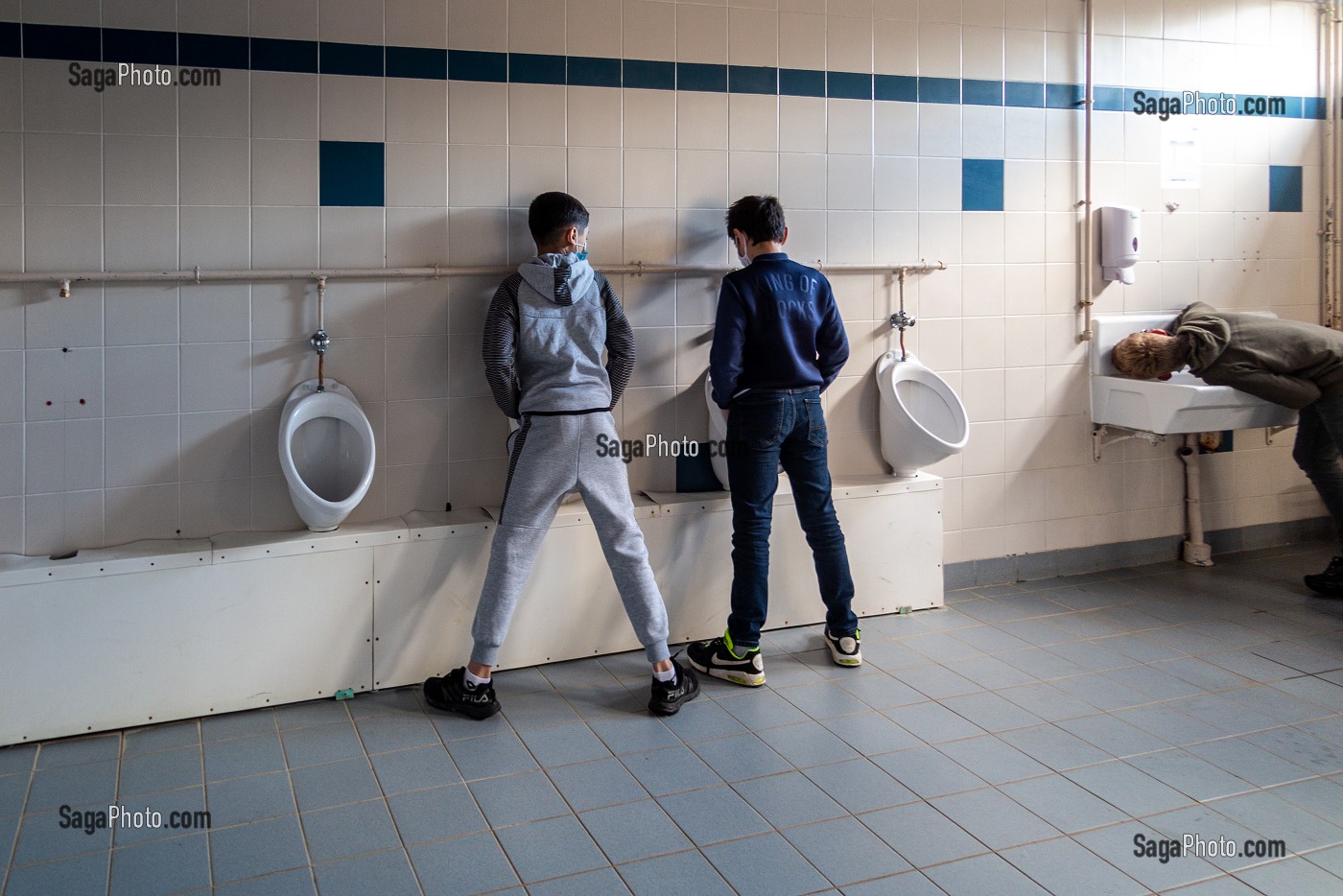 LES TOILETTES DU COLLEGE DE RUGLES, RUGLES, EURE, NORMANDIE, FRANCE 