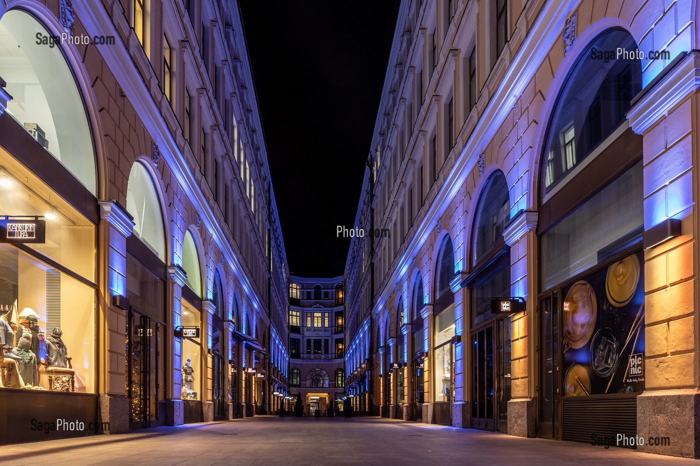 PASSAGE GAMLA AVEC LE RESTAURANT AMARILLO, HELSINKI, FINLANDE, EUROPE  