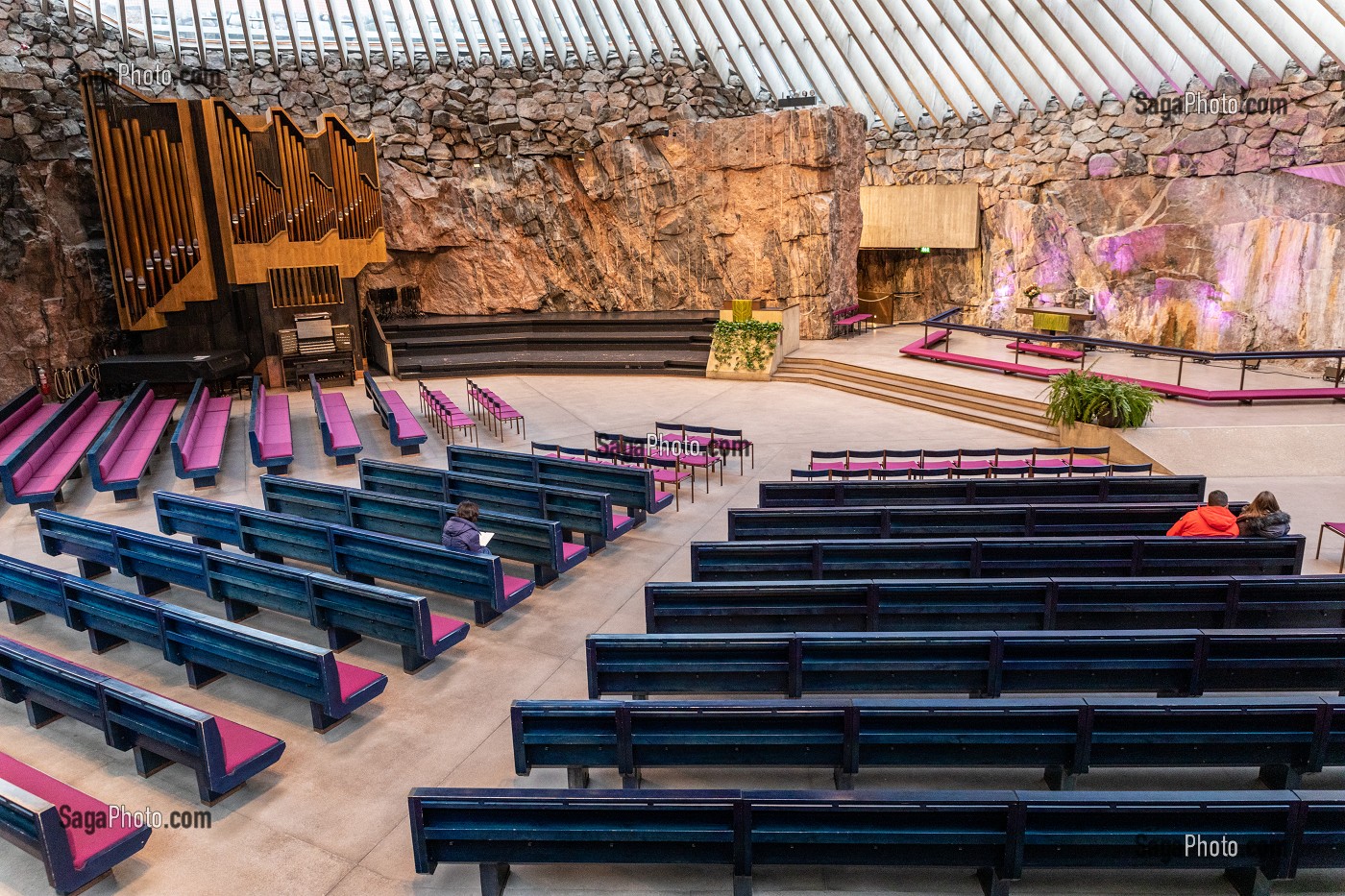 EGLISE TEMPPELIAUKIO, EGLISE MONOLITHIQUE SOUTERRAINE EN PIERRE RECOUVERTE D'UNE COUPOLE DE CUIVRE, HELSINKI, FINLANDE, EUROPE 