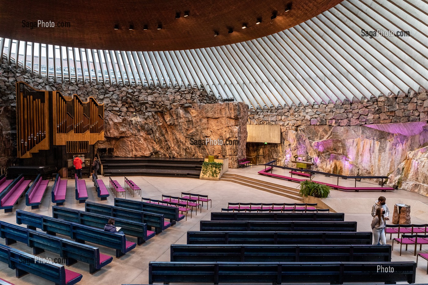 EGLISE TEMPPELIAUKIO, EGLISE MONOLITHIQUE SOUTERRAINE EN PIERRE RECOUVERTE D'UNE COUPOLE DE CUIVRE, HELSINKI, FINLANDE, EUROPE 