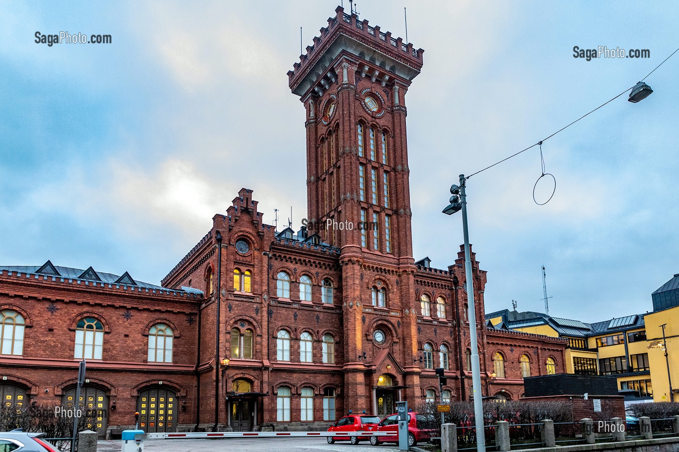 EROTTAJA, CASERNE EN BRIQUE ROUGE DES SAPEURS-POMPIERS, HELSINKI, FINLANDE, EUROPE 