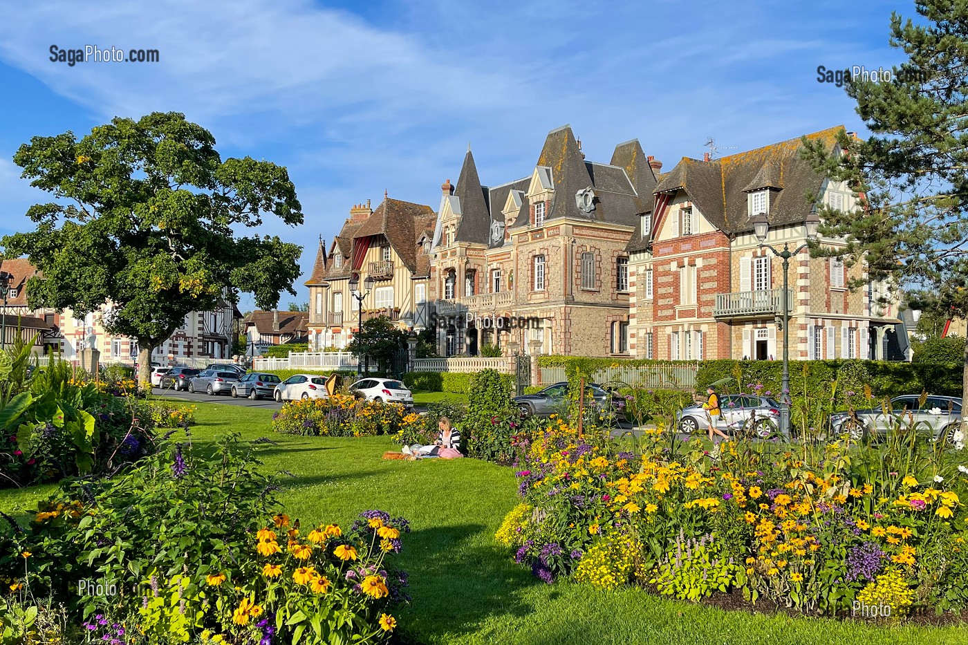 VILLA DE LA BELLE EPOQUE AUTOUR DES JARDINS DU CASINO DU GRAND HOTEL, CABOURG, COTE FLEURIE, CALVADOS, NORMANDIE, FRANCE 