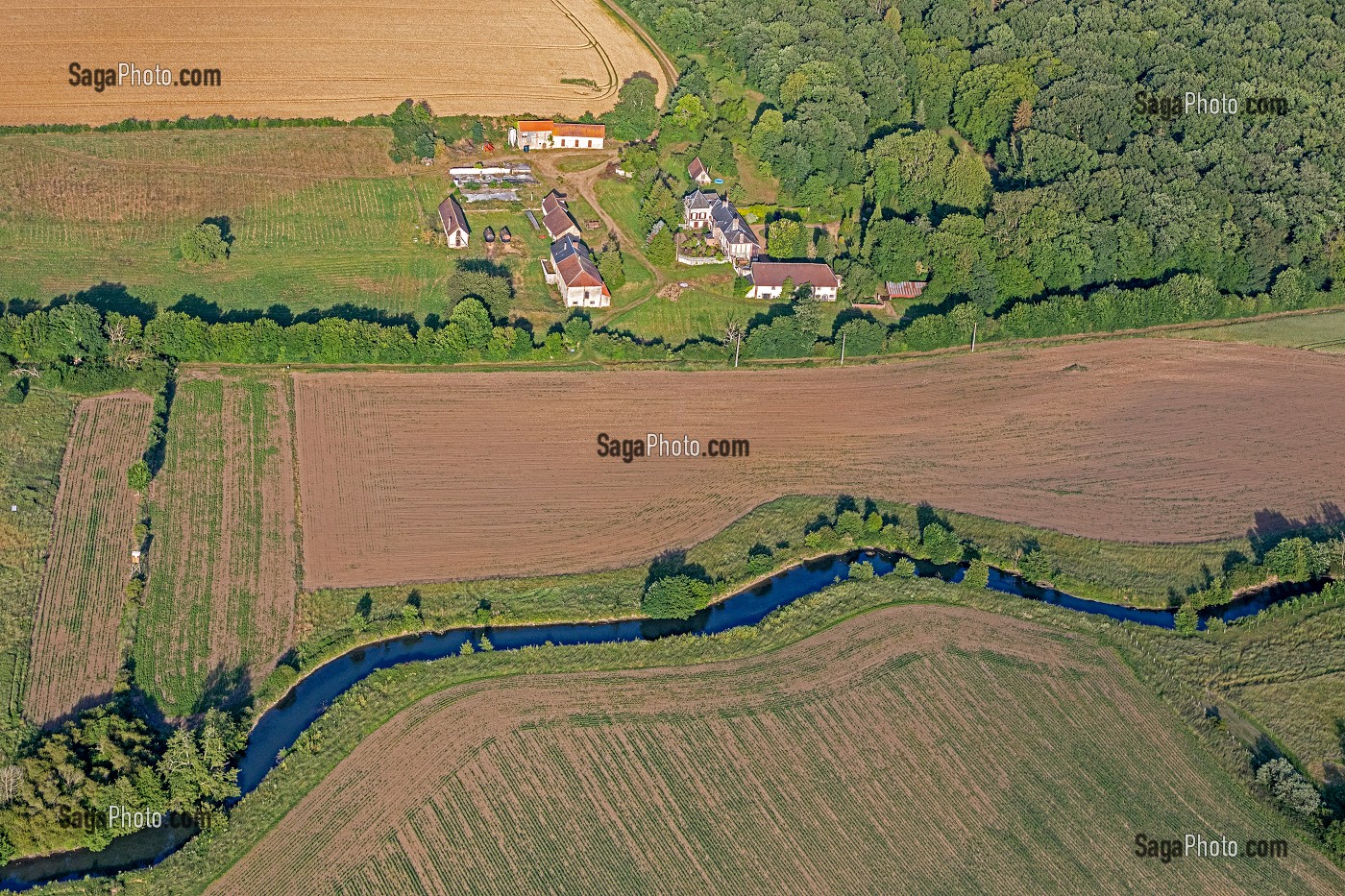 LA VALLEE DE LA RISLE, NEAUFLES-AUVERGNY, EURE, NORMANDIE, FRANCE 