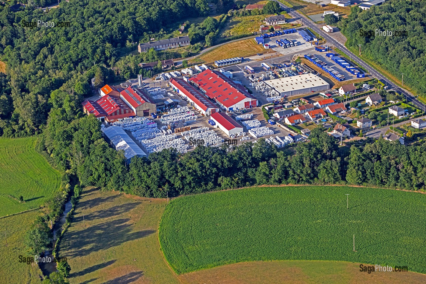 ENTREPRISE PAPREC, USINE DE RECYCLAGE DE DECHETS INDUSTRIELS ET MENAGERS, NEAUFLES-AUVERGNY, EURE, NORMANDIE, FRANCE 