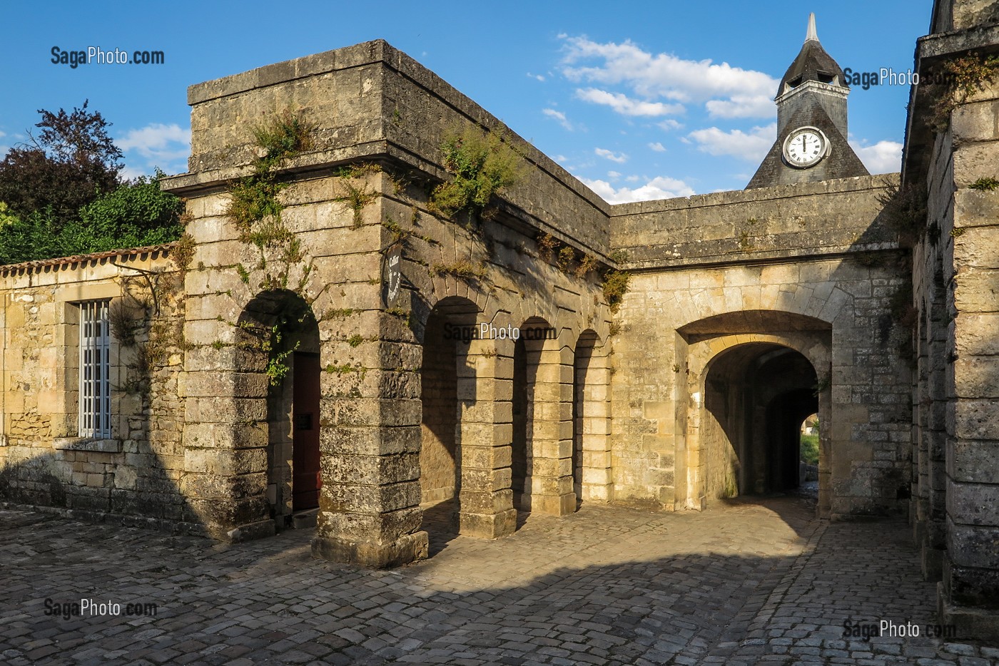 ENTREE PORTE DAUPHINE, CITADELLE DE BLAYE, FORTIFICATION CONSTRUITE PAR VAUBAN, GIRONDE, FRANCE 