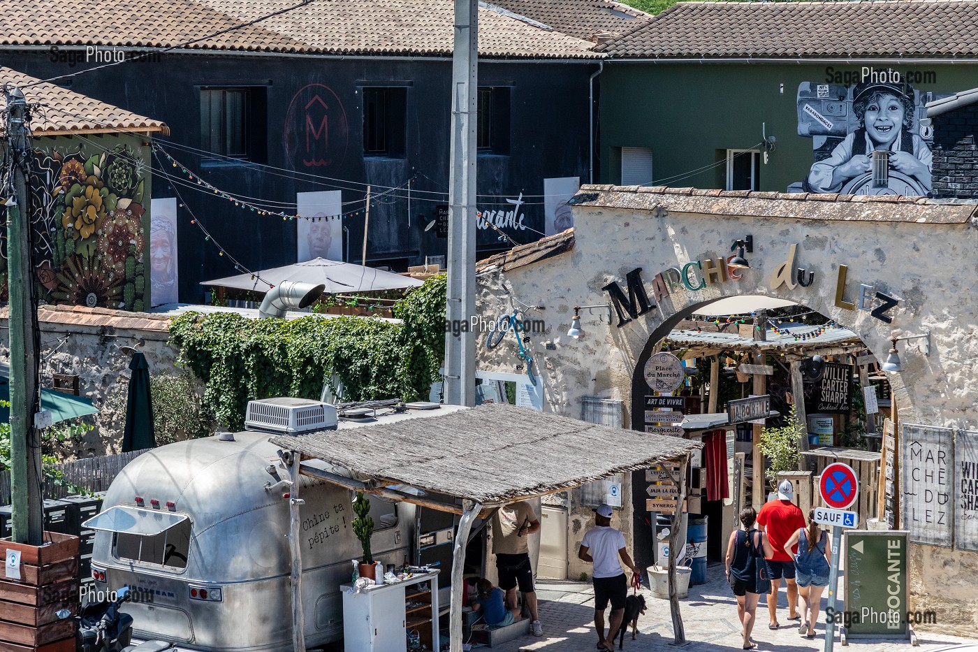 MARCHE DU LEZ, MARCHE BRANCHE ET ARTISTIQUE AVEC FOOD TRUCKS, MONTPELLIER, HERAULT, OCCITANIE, FRANCE 