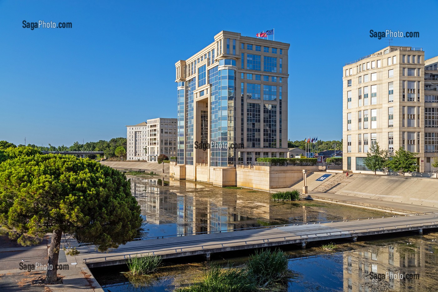 HOTEL DE REGION DU LANGUEDOC-ROUSSILLON AU BORD DU LEZ, AVENUE DE POMPIGNANE, MONTPELLIER, HERAULT, OCCITANIE, FRANCE 