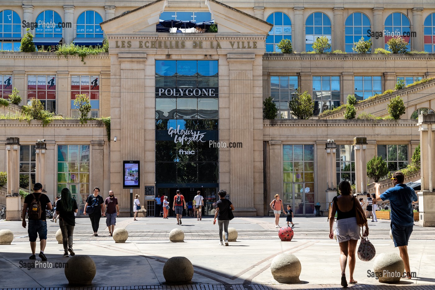 ENTREE DU CENTRE COMMERCIAL POLYGONE, MONTPELLIER, HERAULT, OCCITANIE, FRANCE 