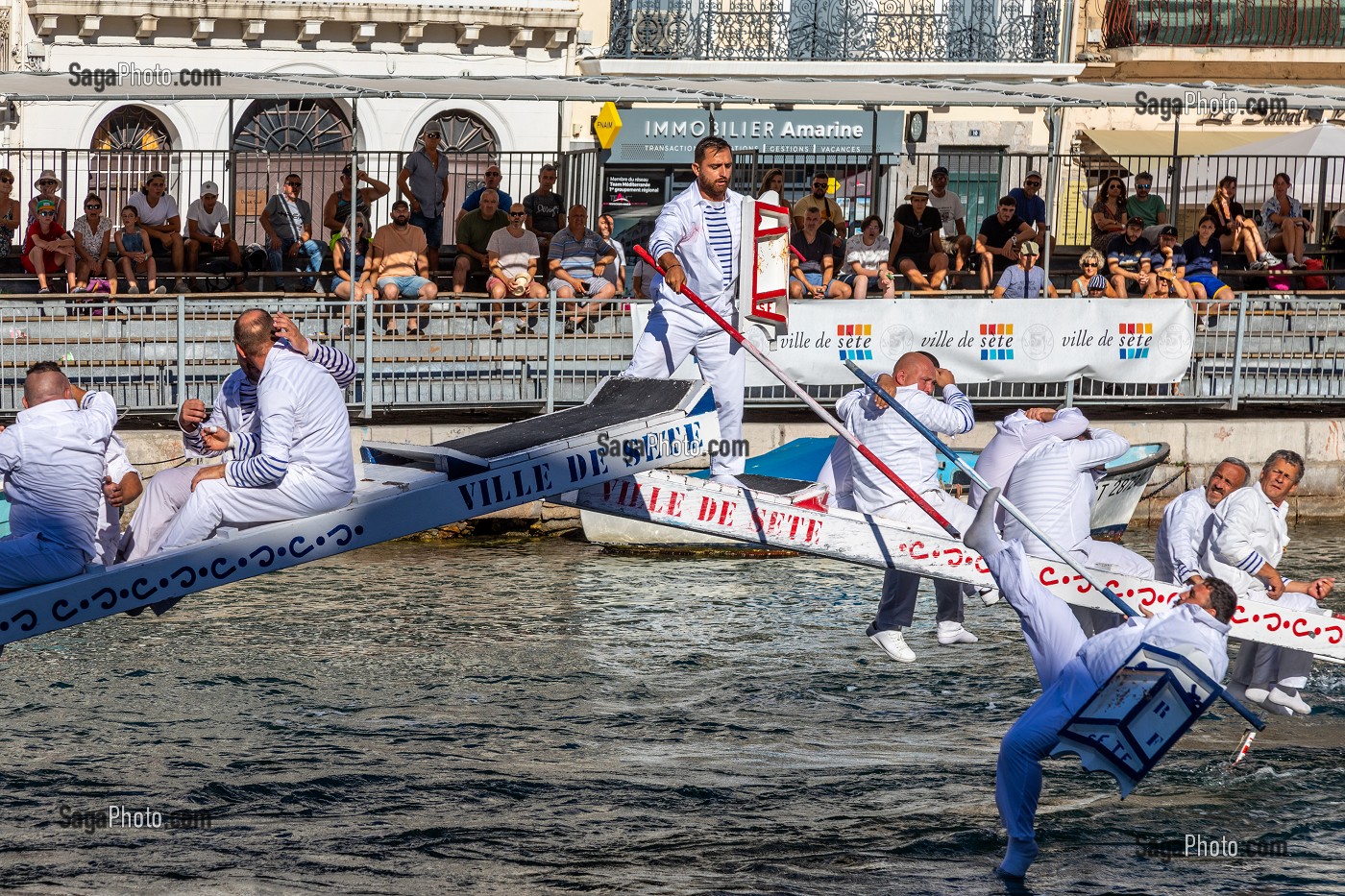 BARQUE AUX COULEURS TOURNOI DE JOUTES NAUTIQUES LANGUEDOCIENNES, SETE, HERAULT, OCCITANIE, FRANCE 