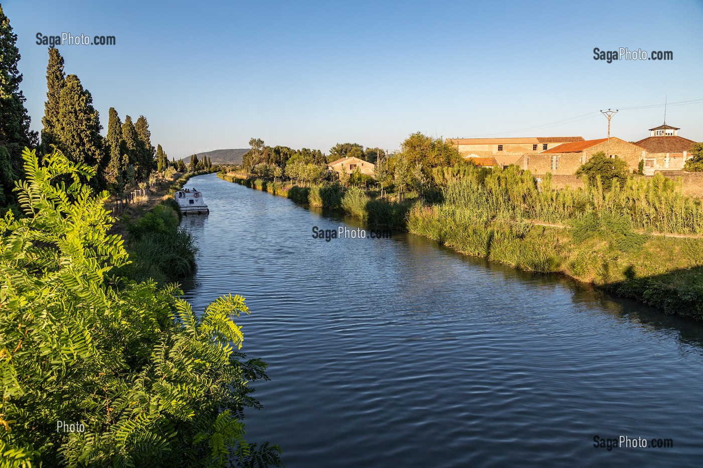 CANAL DU MIDI PRES DE L'ECLUSE DE JOUARRES, AZILLE, AUDE, OCCITANIE, FRANCE 