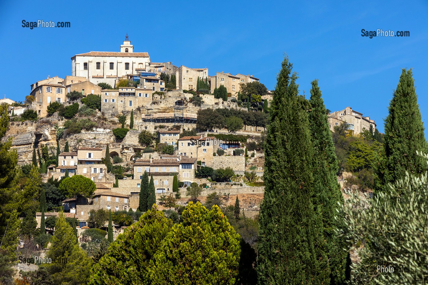 VILLAGE PERCHE DE GORDES, PLUS BEAU VILLAGE DE FRANCE, PARC NATUREL REGIONAL DU LUBERON, VAUCLUSE (84), FRANCE 