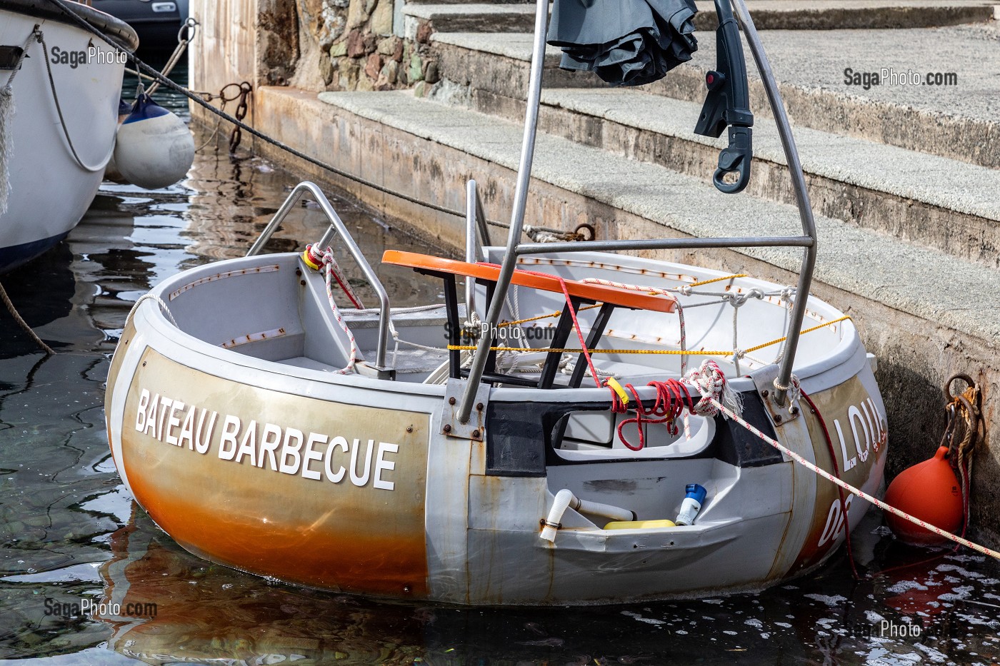 BATEAU BARBECUE, PORT DU POUSSAI, CAP ESTEREL, SAINT-RAPHAEL, VAR, FRANCE 