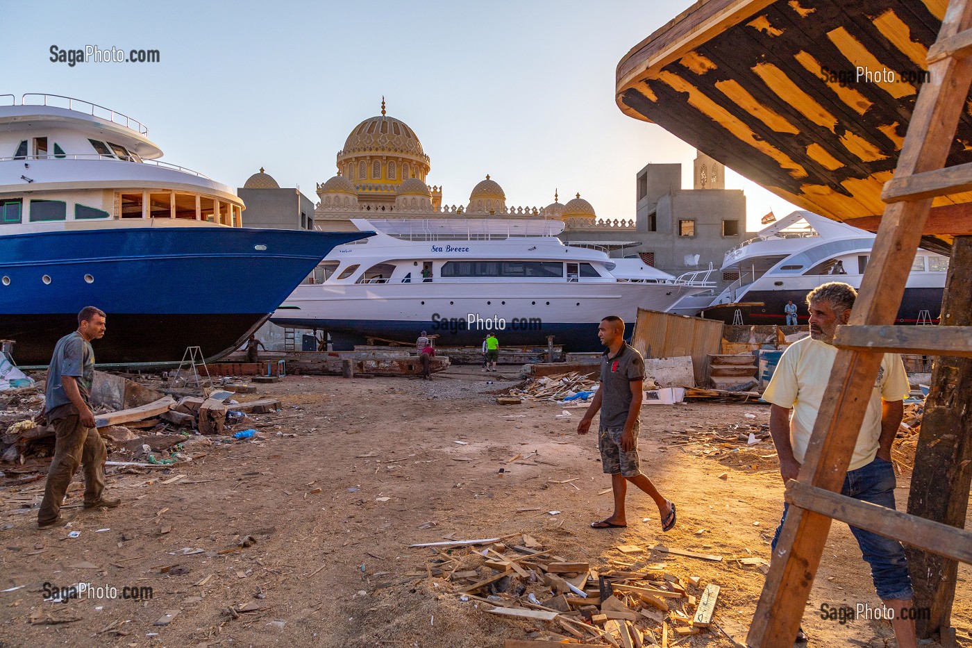 CHANTIERS NAVALS ET REPARATION DES BATEAUX SUR LA MARINA, HURGHADA, EGYPTE, AFRIQUE 