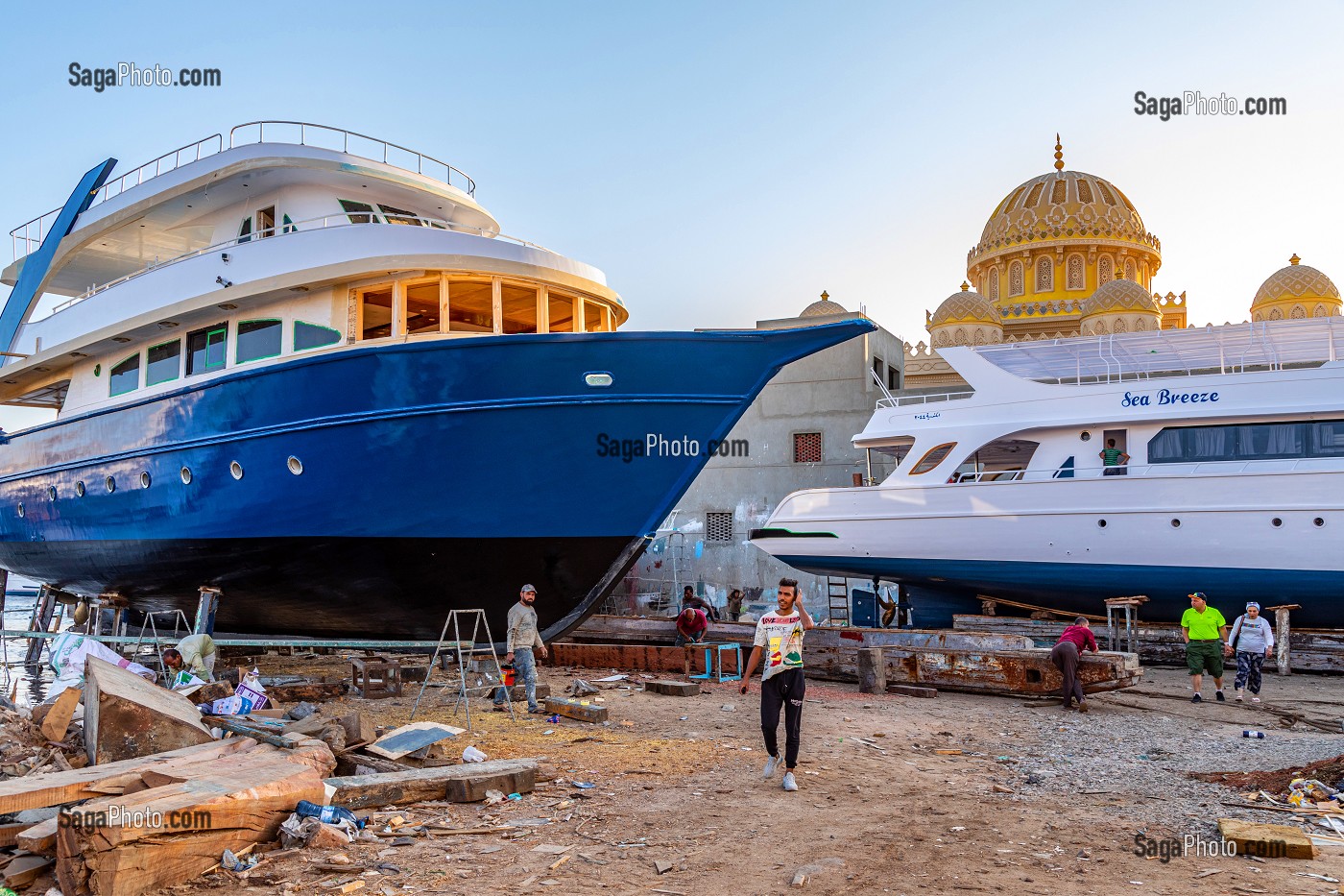 CHANTIERS NAVALS ET REPARATION DES BATEAUX SUR LA MARINA, HURGHADA, EGYPTE, AFRIQUE 