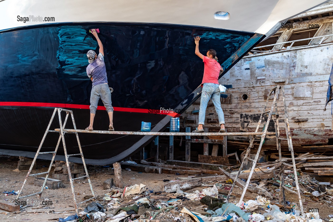 CHANTIERS NAVALS ET REPARATION DES BATEAUX SUR LA MARINA, HURGHADA, EGYPTE, AFRIQUE 