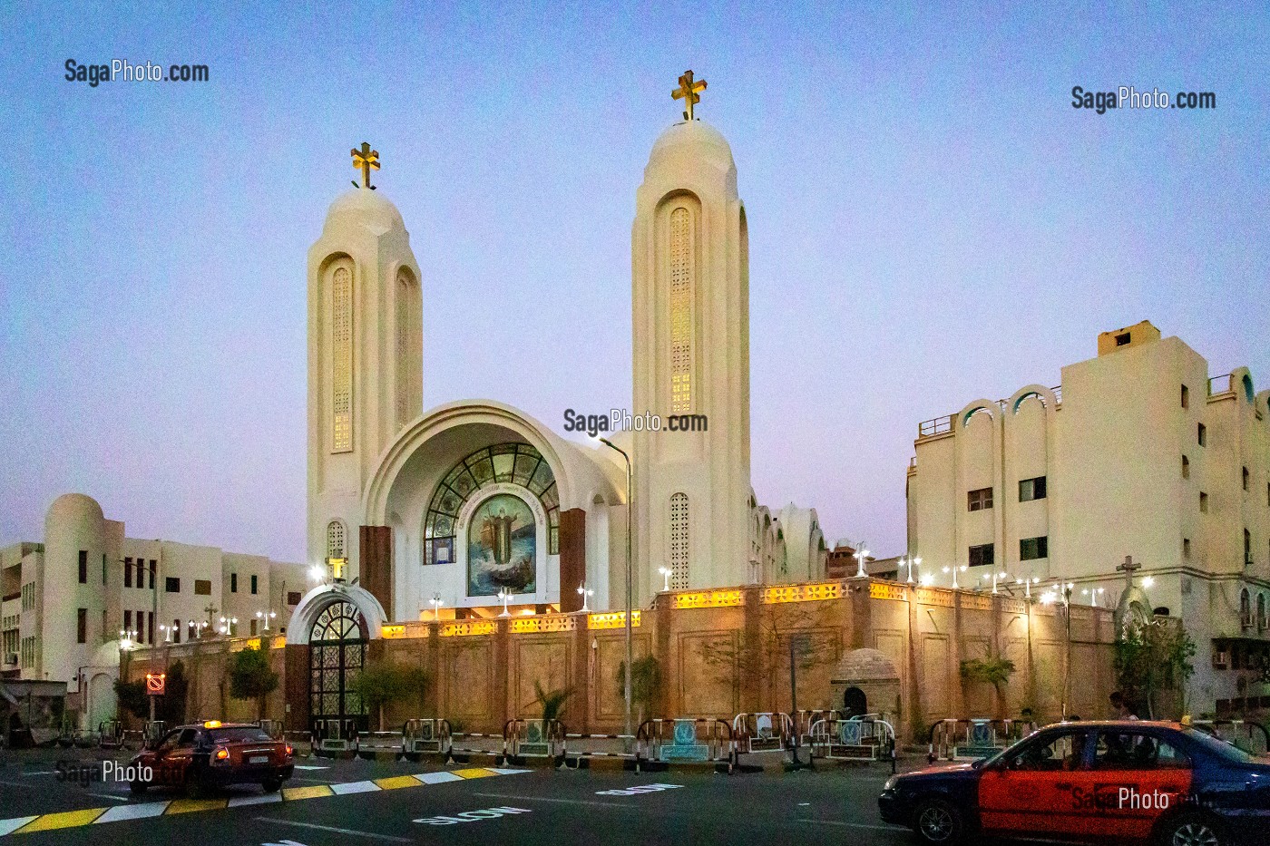 EGLISE ORTHODOXE SAINT SHENOUDA COPTIC, EL-LEWAA SALMAN MAZHAR, QUARTIER POPULAIRE DE LA VIEILLE VILLE, HURGHADA, EGYPTE, AFRIQUE 