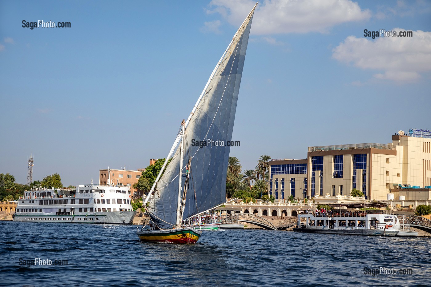 FELOUQUE EGYPTIENNE, BATEAU TRADITIONNEL SUR LE NIL, LOUXOR, EGYPTE, AFRIQUE 