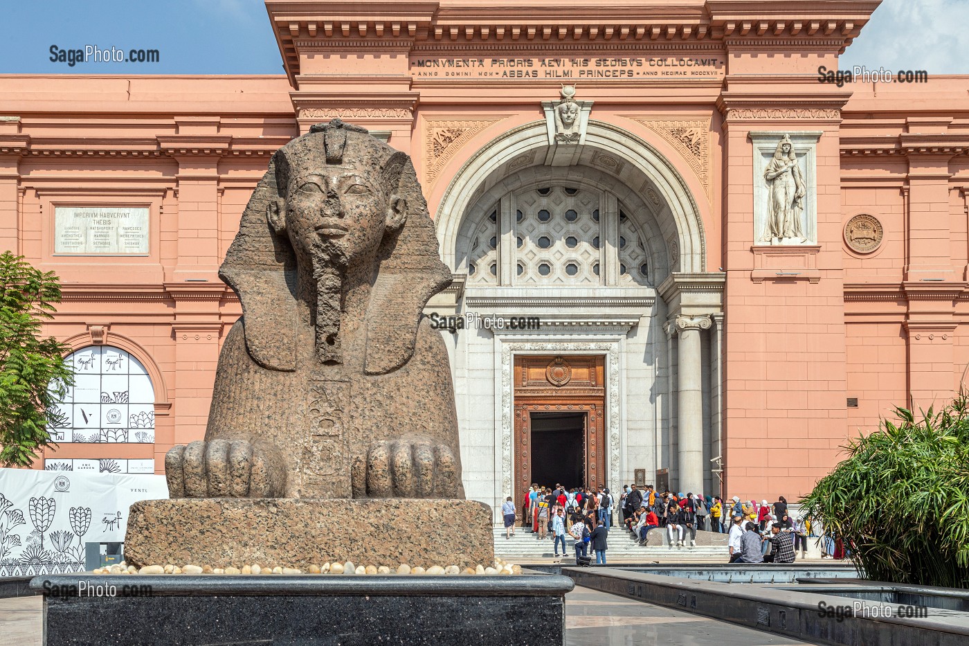 FACADE DE L'ENTREE DU MUSEE EGYPTIEN DU CAIRE CONSACRE A L'ANTIQUITE EGYPTIENNE, LE CAIRE, EGYPTE, AFRIQUE 