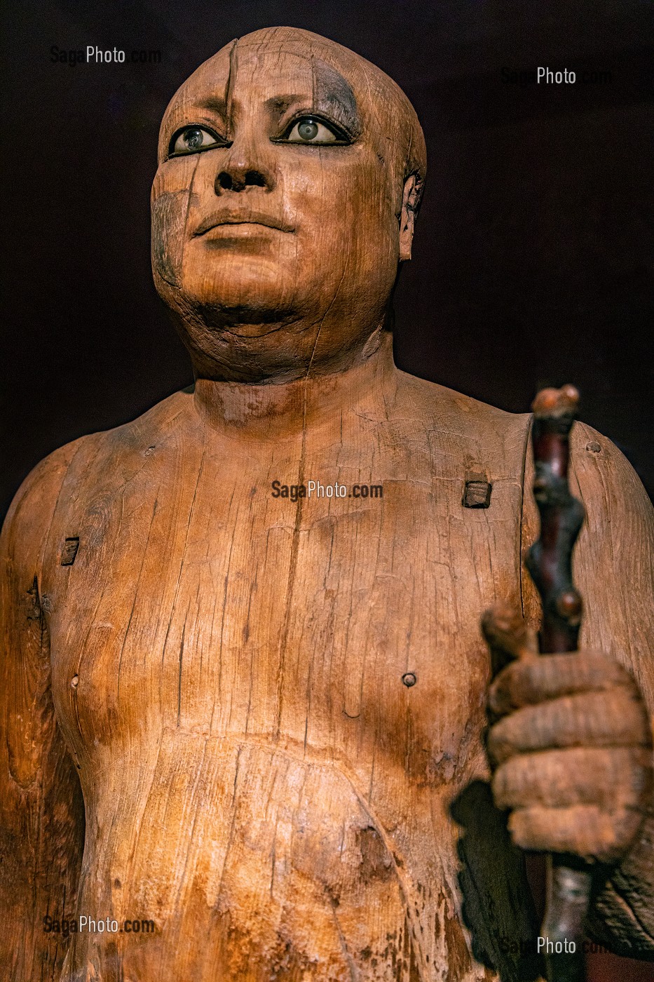 STATUE EN BOIS DE KA-APER, OU CHEIKH EL-BELED DE L'ANCIEN EMPIRE RETROUVE À SAQQARAH, MUSEE EGYPTIEN DU CAIRE CONSACRE A L'ANTIQUITE EGYPTIENNE, LE CAIRE, EGYPTE, AFRIQUE 