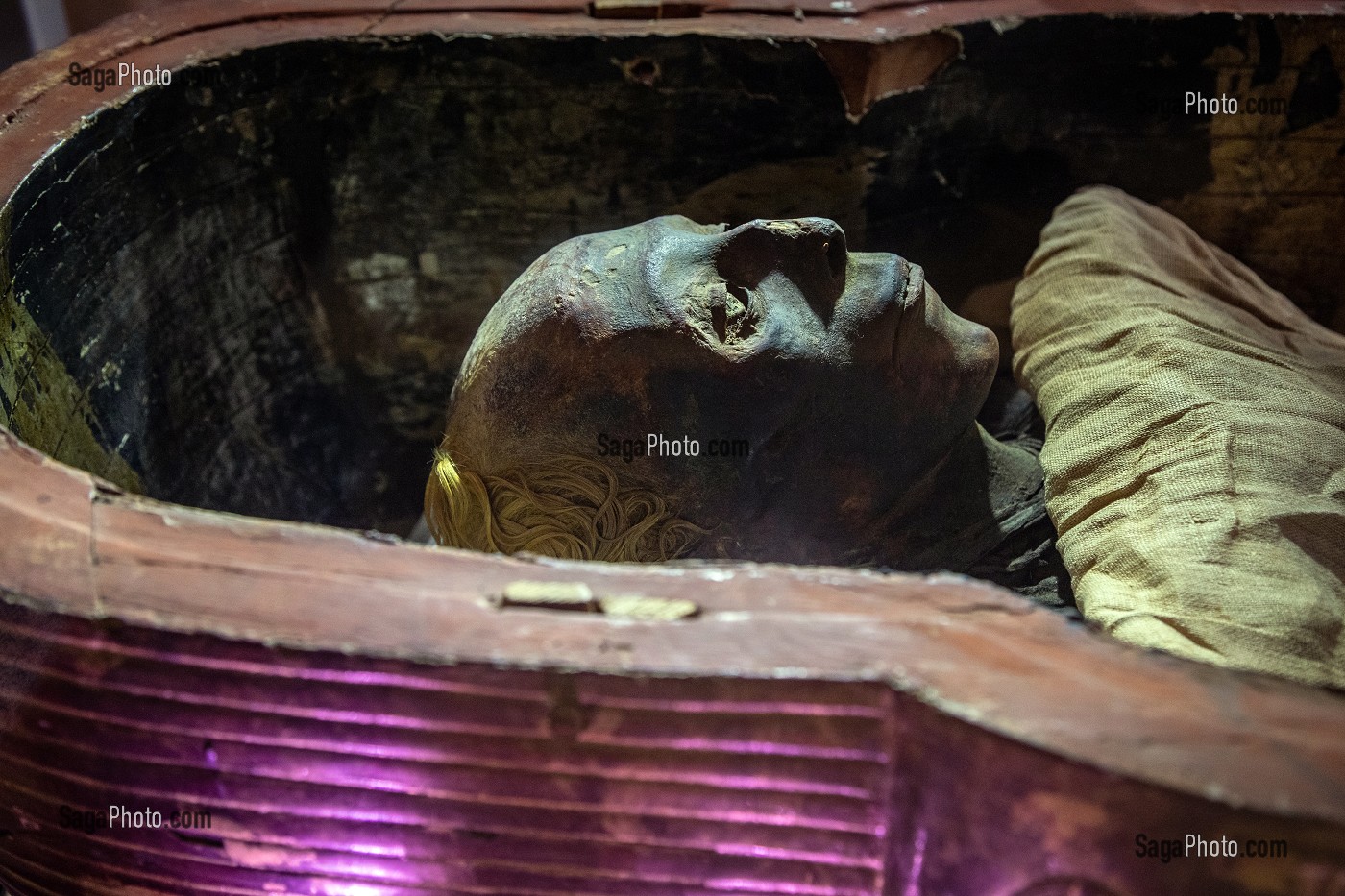 MOMIE DE YUYA DANS SON SARCOPHAGE (XVIII EME DYNASTIE), MUSEE EGYPTIEN DU CAIRE CONSACRE A L'ANTIQUITE EGYPTIENNE, LE CAIRE, EGYPTE, AFRIQUE 