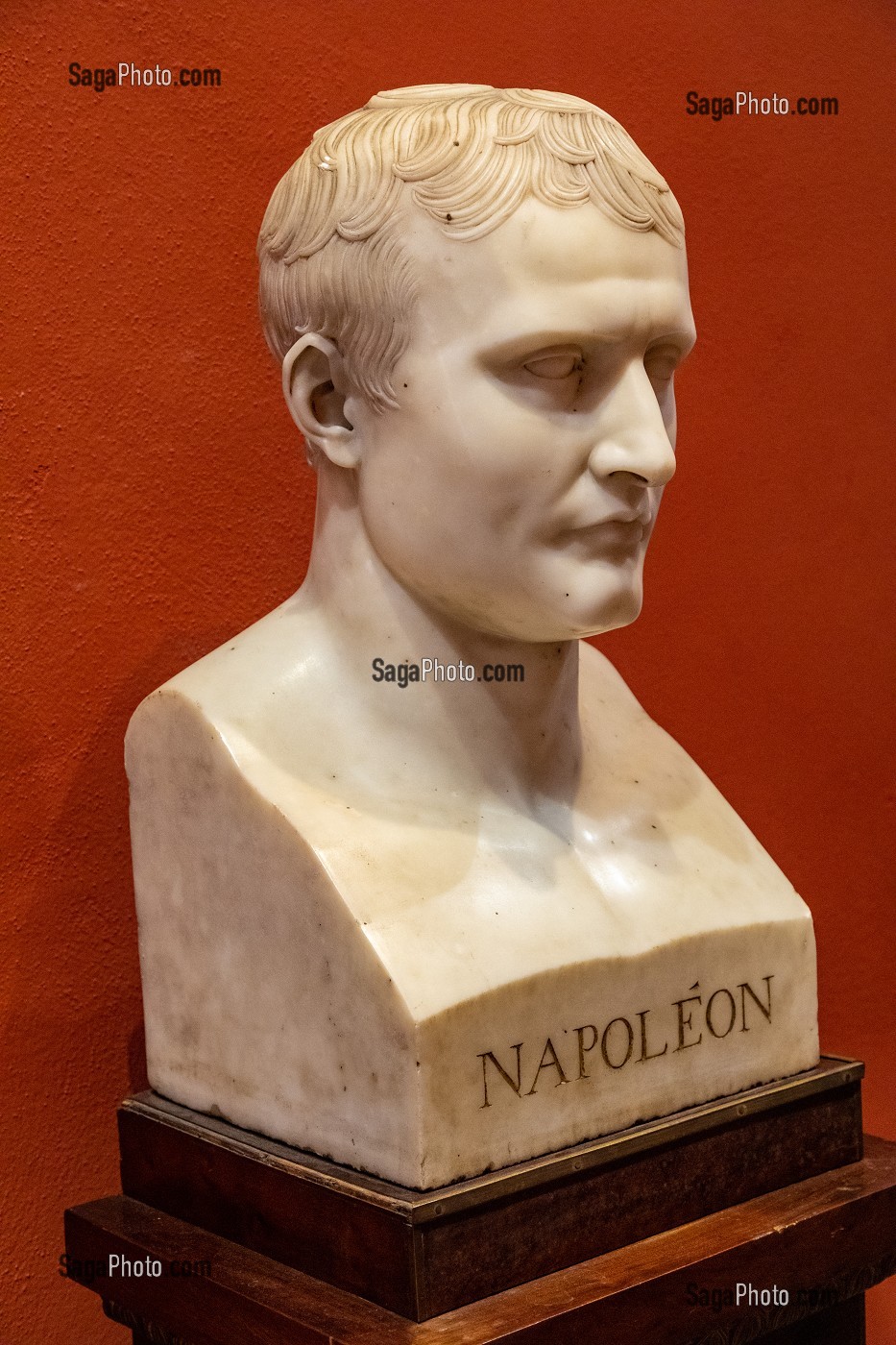 BUSTE EN MARBRE BLANC DE NAPOLEON BONAPARTE AU MUSEE DE BASTIA