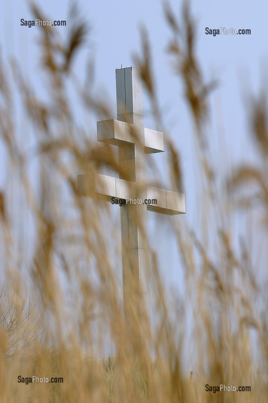 CROIX DE LORRAINE, ARRIVEE DU GENERAL DE GAULLE EN FRANCE, COURSEULLES-SUR-MER, SITE DU DEBARQUEMENT DU 06 JUIN 1944, NORMANDIE, FRANCE 