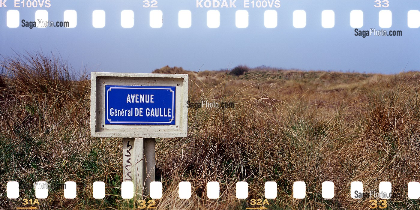 AVENUE DU GENERAL DE GAULLE, COURSEULLES-SUR-MER, SITE DU DEBARQUEMENT DU 06 JUIN 1944, NORMANDIE, FRANCE 