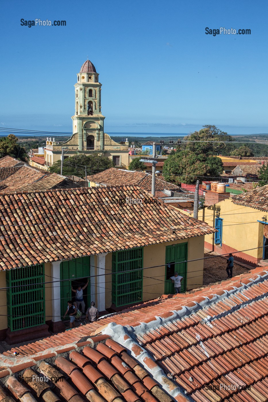 TOITS EN TUILES ROUGES ET CLOCHER DE L'EGLISE DU CONVENT SAINT-FRANCOIS D'ASSISE, TRINIDAD, CLASSEE AU PATRIMOINE MONDIAL DE L’HUMANITE PAR L’UNESCO, CUBA, CARAIBES 
