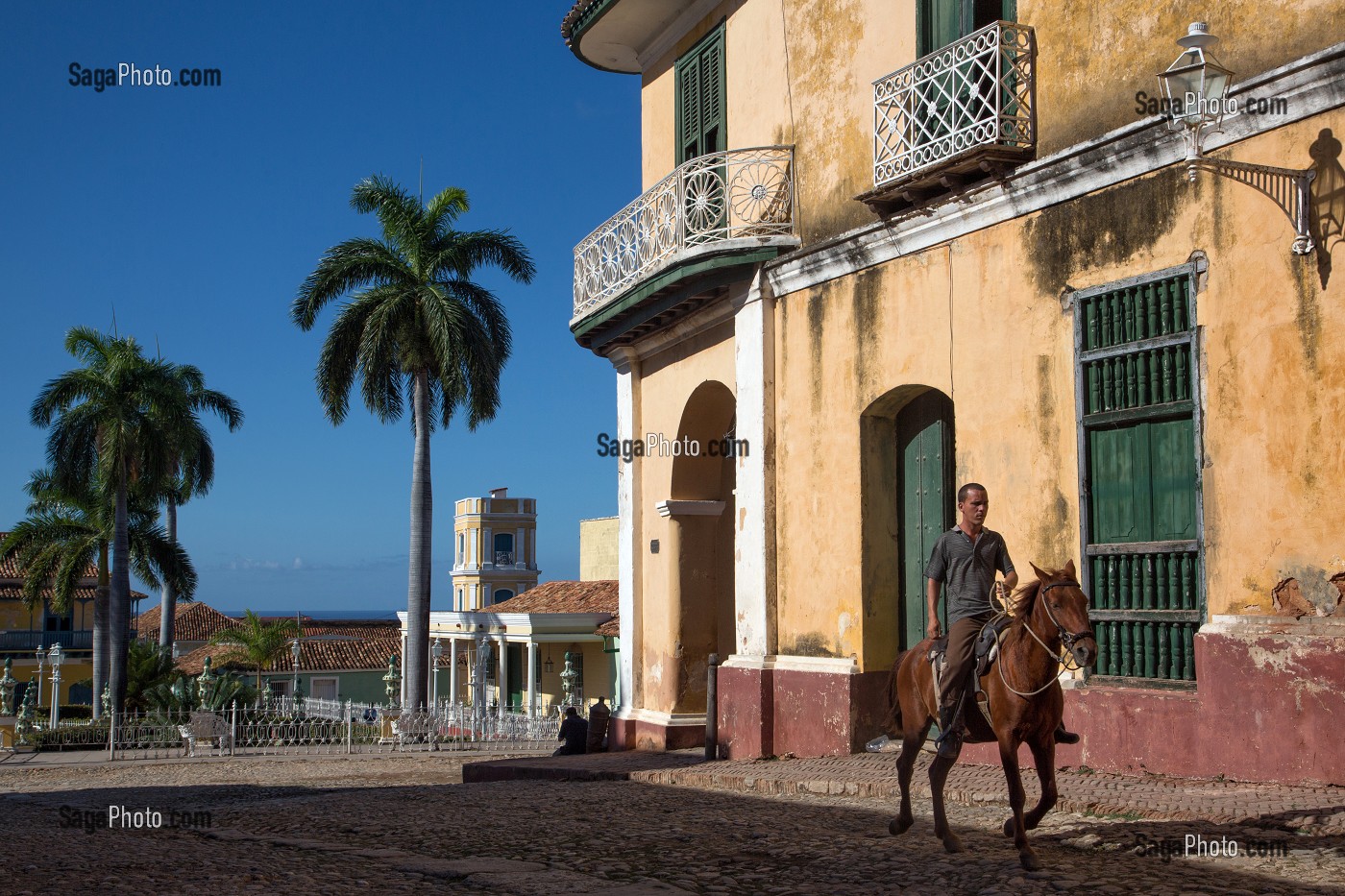 HOMME A CHEVAL DANS UNE RUE DE TRINIDAD, CLASSEE AU PATRIMOINE MONDIAL DE L’HUMANITE PAR L’UNESCO, CUBA, CARAIBES 