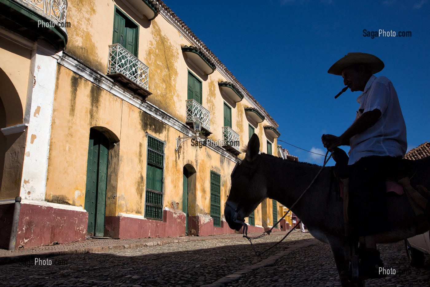 HOMME A CHEVAL DANS UNE RUE DE TRINIDAD, CLASSEE AU PATRIMOINE MONDIAL DE L’HUMANITE PAR L’UNESCO, CUBA, CARAIBES 