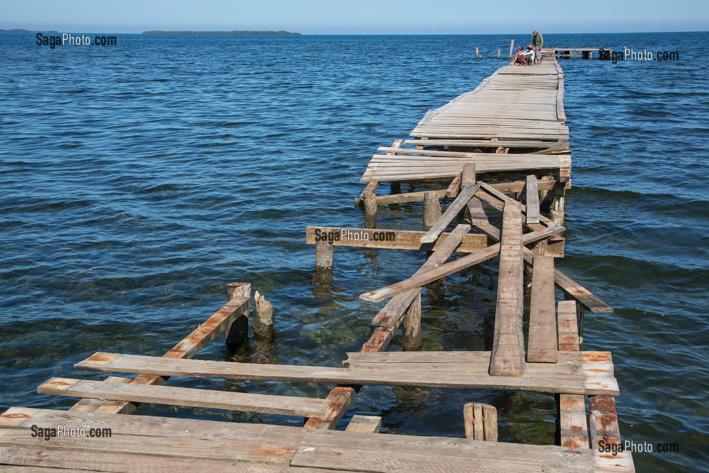 PONTON EN BOIS DELABRE DE PUERTO ESPERANZA, PETIT PORT DE PECHEURS, PROVINCE DE PINAR DEL RIO, CUBA, CARAIBES 