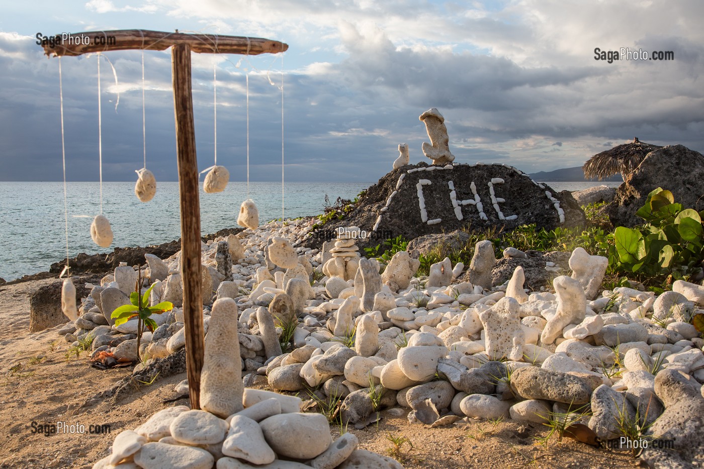 SCULPTURE DE CORAIL EN HOMMAGE AU CHE (ERNESTO GUEVARA), PLAGE DE SABLE FIN SITUEE ENTRE LE VILLAGE DE LA BOCA ET LA PLAGE ACON AU SUD DE LA VILLE DE TRINIDAD, CUBA, CARAIBES 