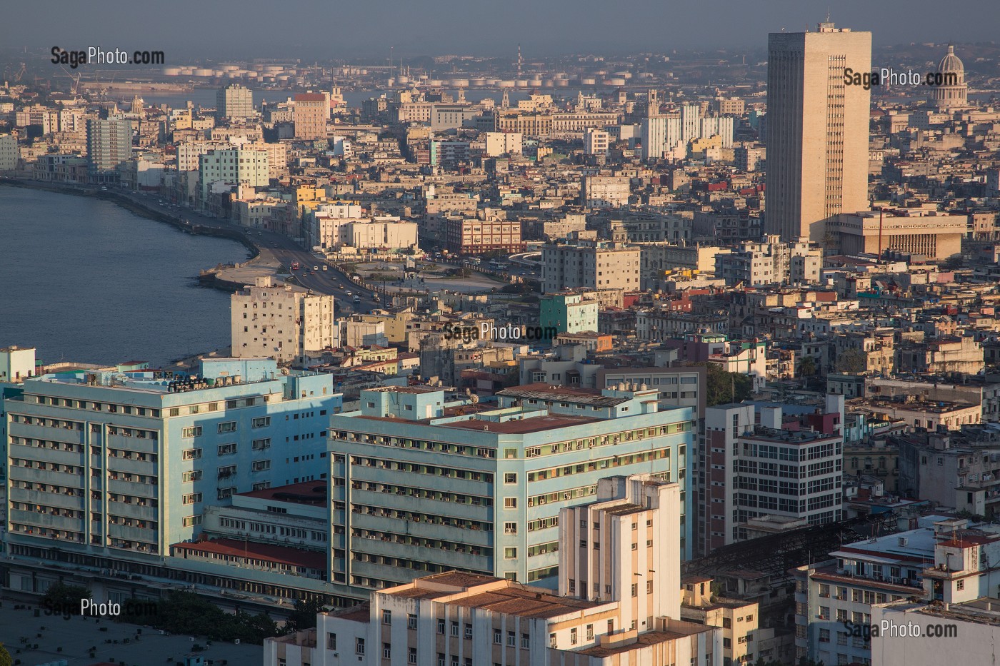 VUE SUR LE MALECON ET LE QUARTIER DE LA HABANA CENTRO DEPUIS LA TORRE, LA PLUS GRANDE TOUR DE LA HAVANE, CUBA, CARAIBES 