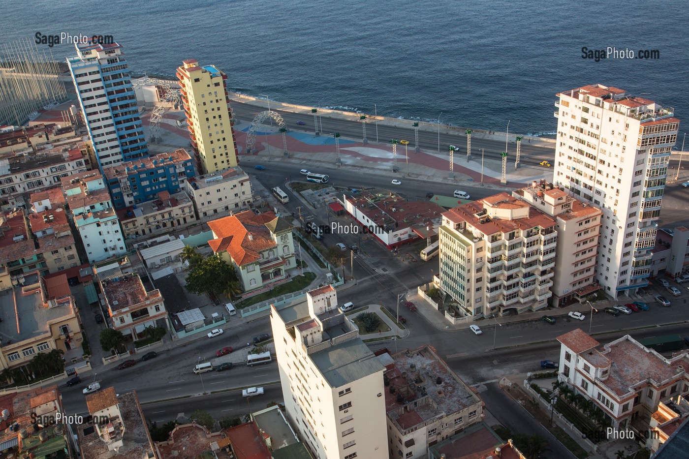 VUE SUR LE MALECON ET LE QUARTIER DU VEDADO DEPUIS LA TORRE, LA PLUS GRANDE TOUR DE LA HAVANE, CUBA, CARAIBES 