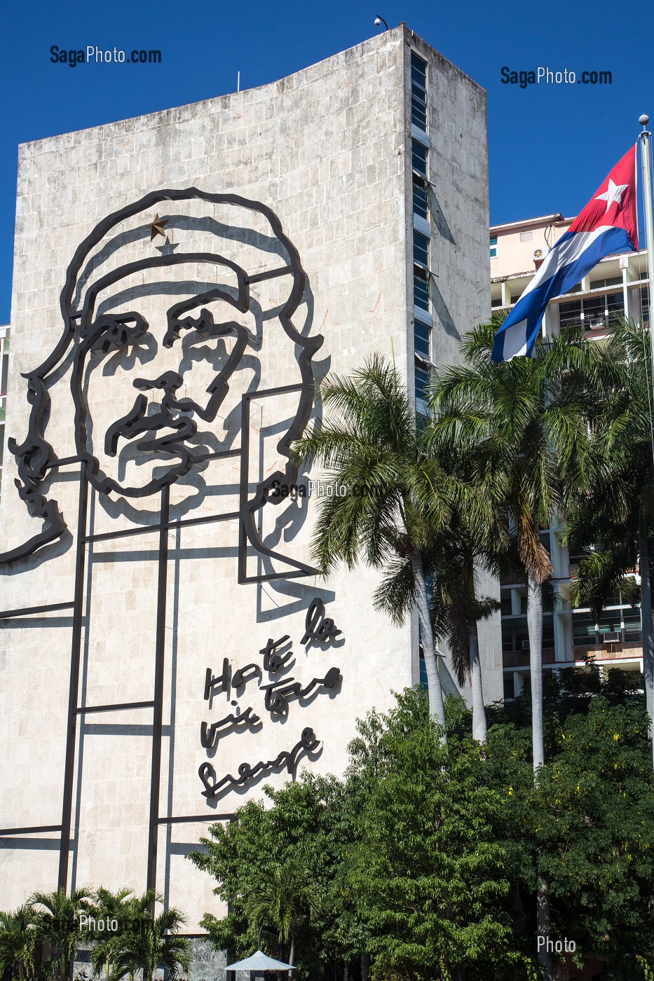 PORTRAIT DU CHE (1928-1967), ERNESTO GUEVARA, UN DES LEADERS DE LA REVOLUTION CUBAINE, SUR UNE FACADE D'IMMEUBLE, PLACE DE LA REVOLUTION, PLAZA DE LA REVOLUCION, LA HAVANE, CUBA, CARAIBES 